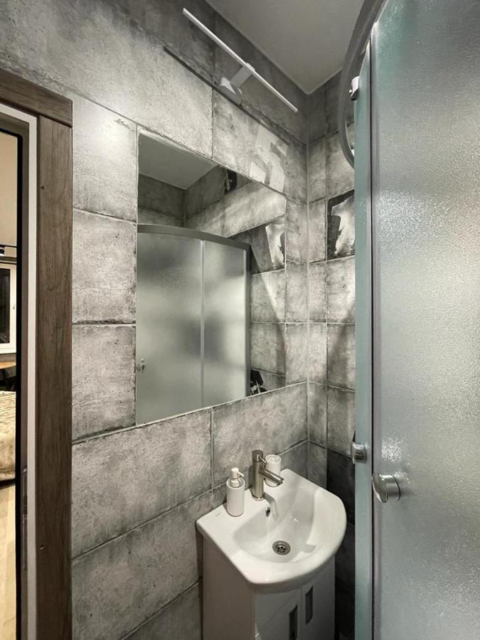 Loft_Apartment Kamjanets-Podilskyi Eksteriør billede